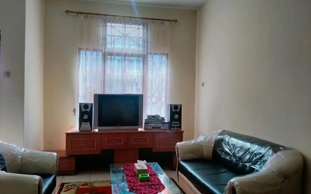 Villa Bukit Asri View No 12 Berastagi – Guest Rooms – Berastagi