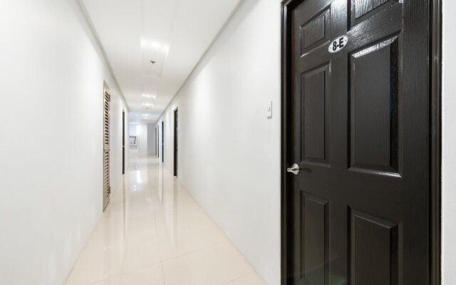 OYO 121 Nakpil Hotel