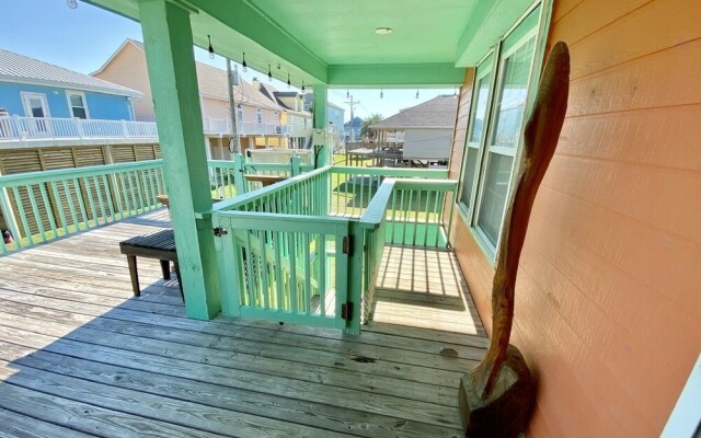 Smile N Wave 3 Bedroom Home by Redawning