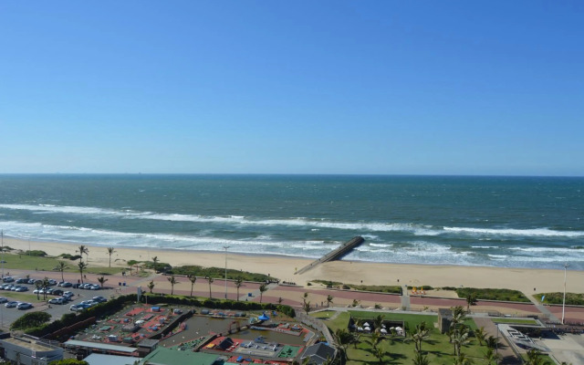 Accommodation Front - Classy 4 Sleeper with Ocean Views