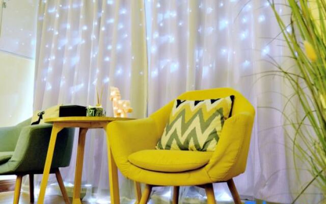 Guangzhou TT Net Red Boutique Theme Apartment