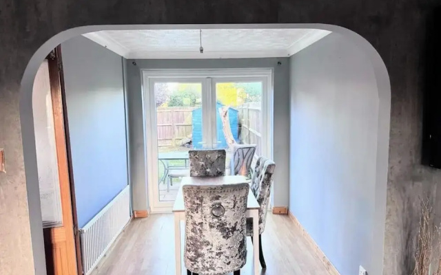 Ashford Blissful Retreat Modern 3-bed House