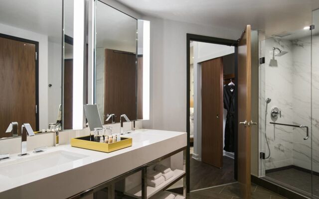 Renaissance Atlanta Airport Gateway Hotel