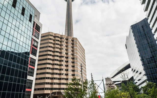 Life Suites Loft - CN Tower