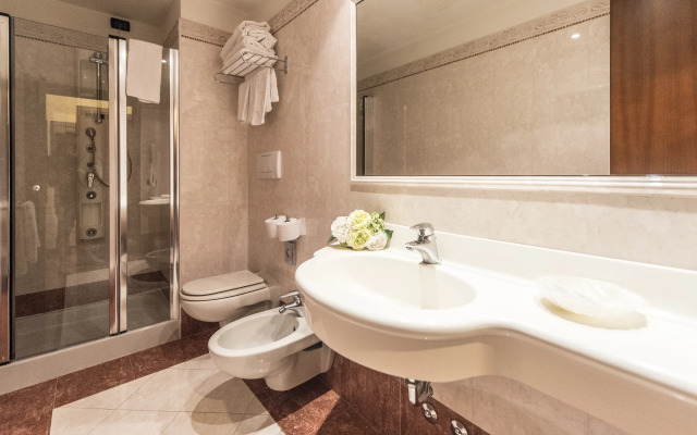 Admiral Hotel Villa Erme