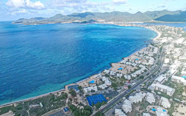 Deja Blue - Comfortable Beachfront condo