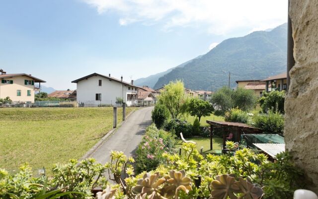 Spacious Apartment near Lake in Dongo