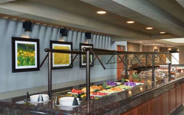 DoubleTree by Hilton Fresno Convention Center