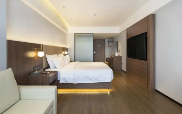 Yistory Riverview Hotel (Jiefangbei Shibati Branch)