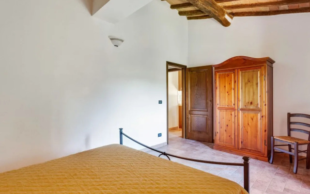 Lavish Holiday Home in Volterra With Pool