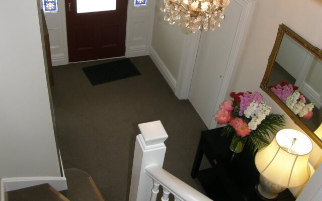 Ponsonby Manor
