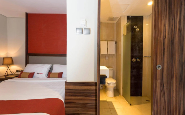RedDoorz Plus near Blok M Square