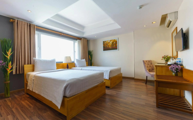 Roseland Corp Hotel