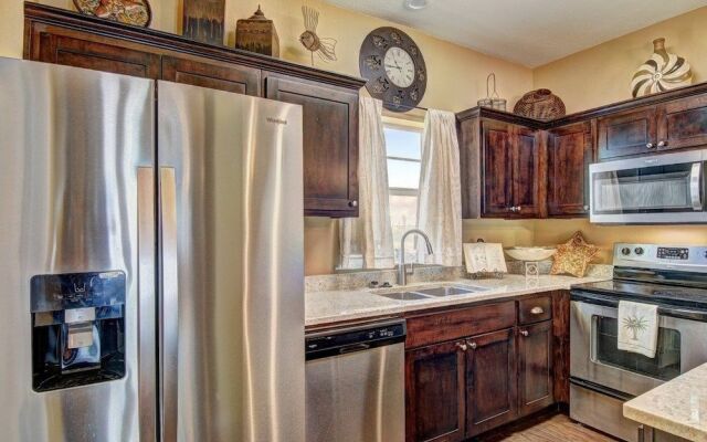 Blondie's Beachhouse - 3 Br Condo