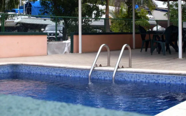 Coral Cove Marina Hotel