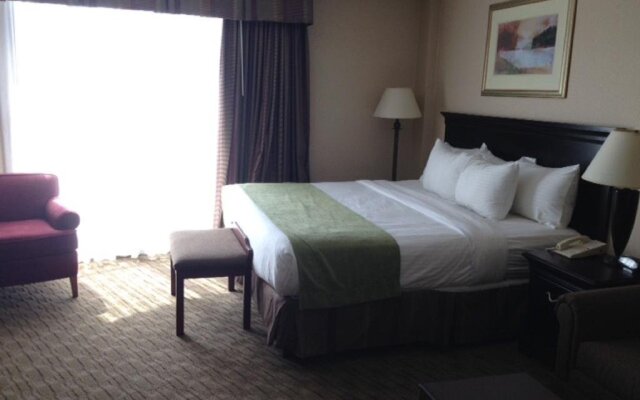 The Plaza Hotel & Suites