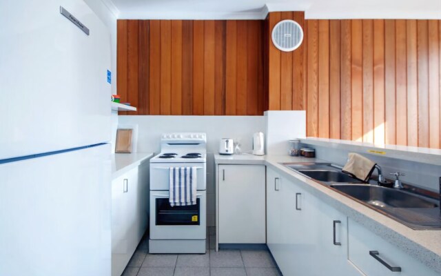 Villa Ellisa, Unit 4/10 Columbia Close