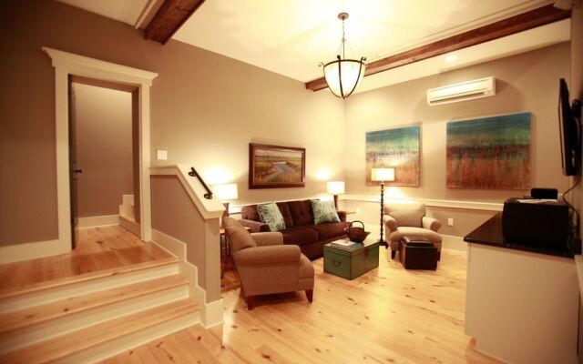 229 King Luxury Suites