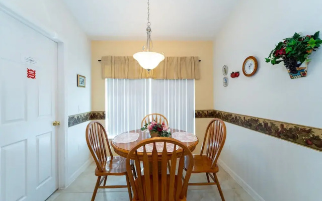 1114 4-bed Pool Home, Liberty Village Kissimmee