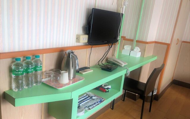 Yinglun Hotel