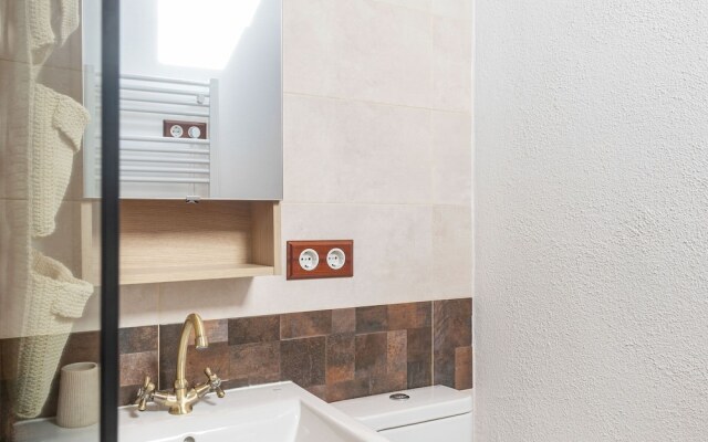 Captivating Mansion in Planolas With Balcony