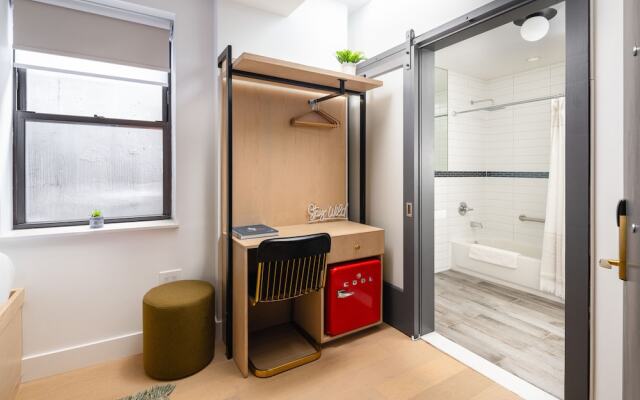 Little Charlie Hotel