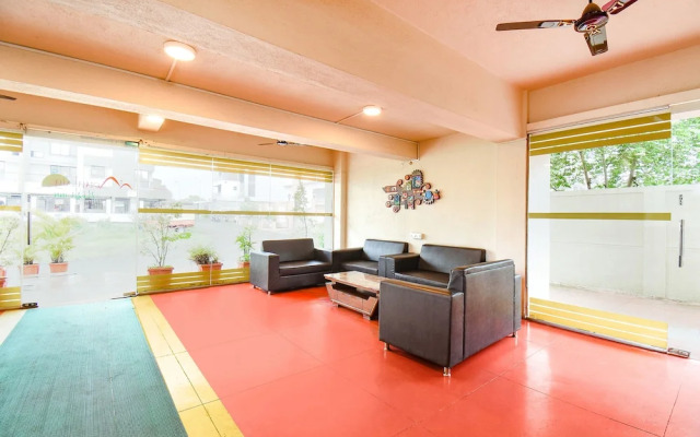 Meera Mansion by OYO Rooms