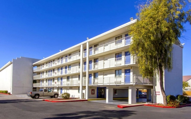 Motel 6 Phoenix - Northern Avenue