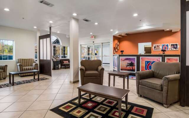 Motel 6 Canton, GA