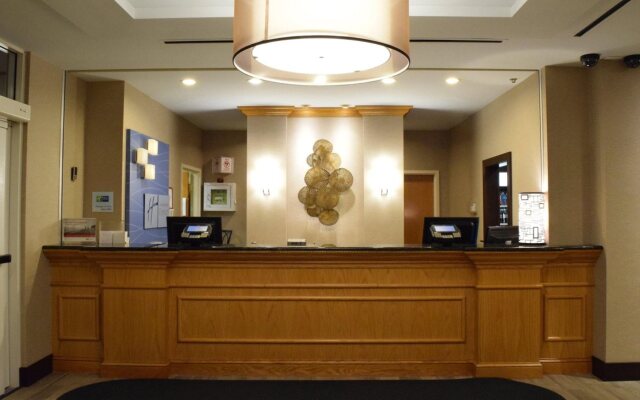 Holiday Inn Express Hotel & Suites Watertown-Thousand Island by IHG