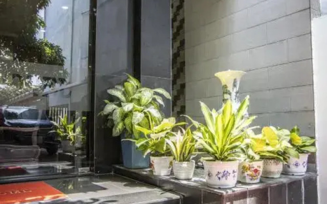 May Hotel