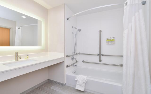 Holiday Inn Express & Suites Laplace by IHG