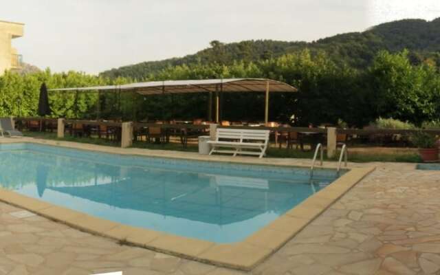 Auberge - Hotel U Paradisu