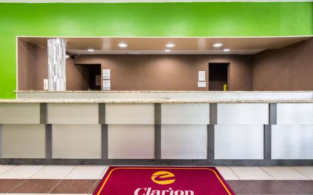 Clarion Inn & Suites Russellville I-40