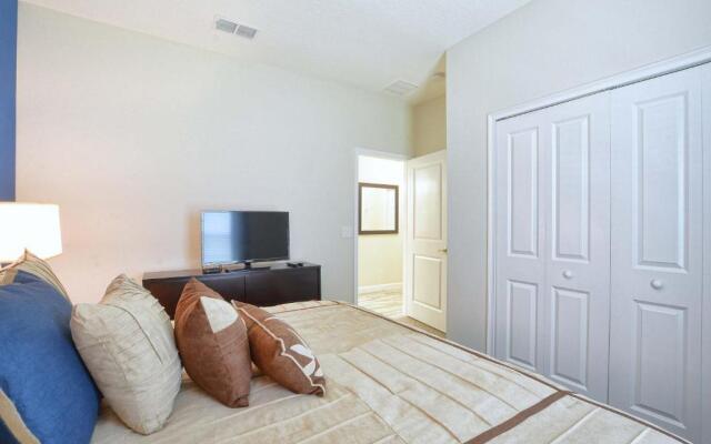 Storey Lake-5 Bedroom Townhouse w/Splashpool-1617ST
