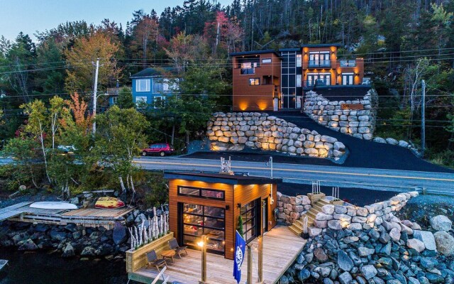 Lux Exec Home HFX Waterfront Pool Hot Tub