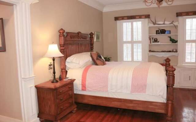 Opus House Bed and Breakfast