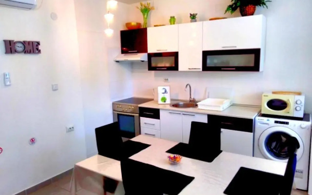 Apartment Suzana 2Br Split With Balcony