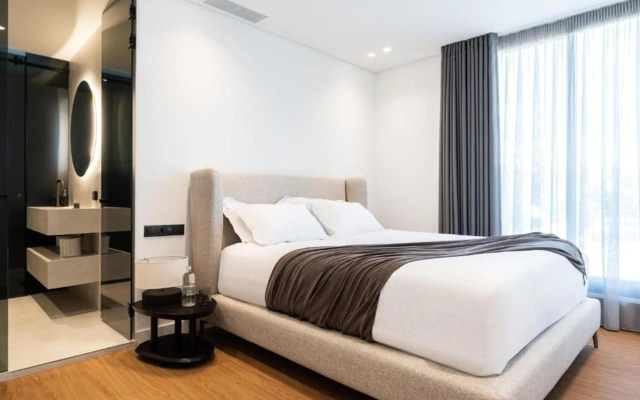 Luxury Sea View Penthouse Apartments by The Olon