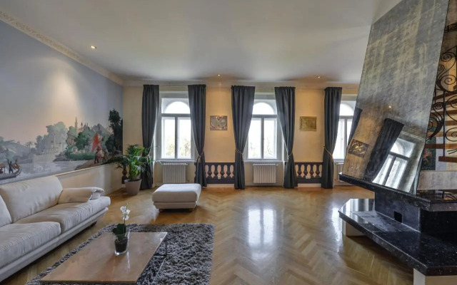 Panoramic Loft