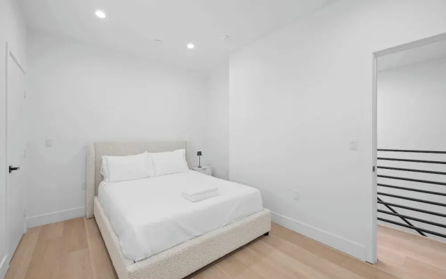 Not Affected by the Fire/modern 5BR Home With Full Amenities & Parking #2
