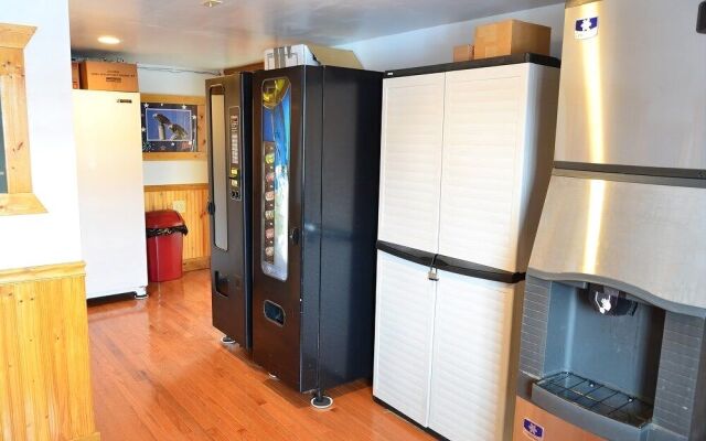 Livingston Inn - Historic