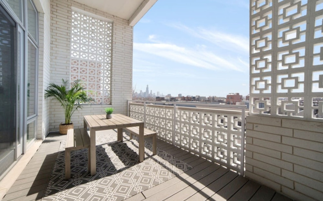 Stunning 4BD Penthouse in Ukrainian Village