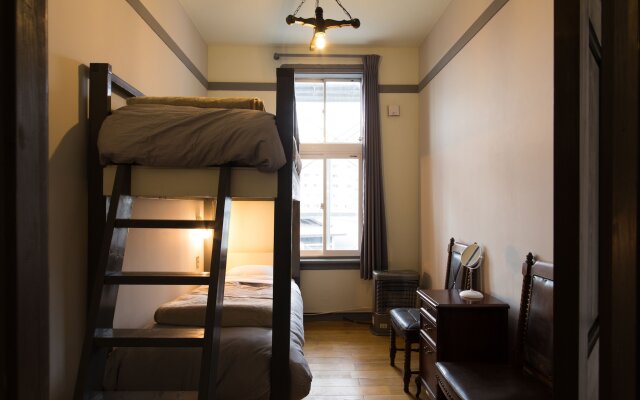 Little Barrel Guest House - Hostel