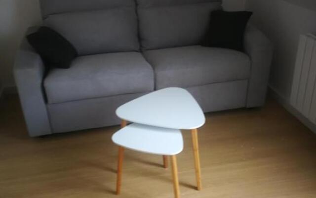 Joli studio neuf vue mer proche Deauville
