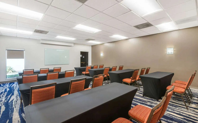 Comfort Inn & Suites Arlington Heights - Buffalo Grove