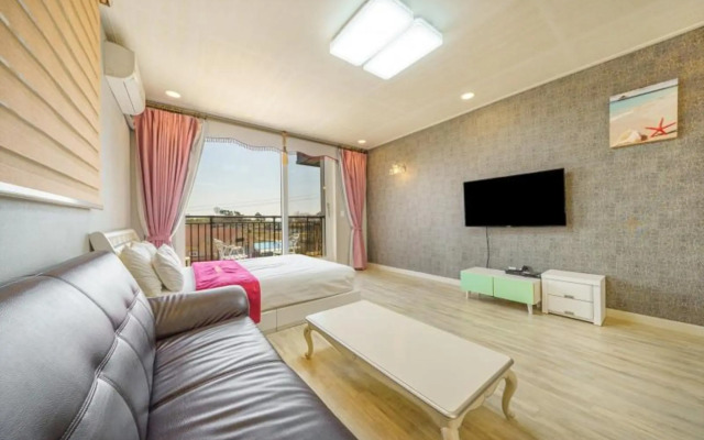Buan Mohang Crystal Pension