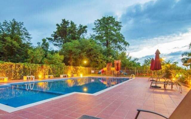 Sunset Seaview Vacation Condos @ Crystal Condo