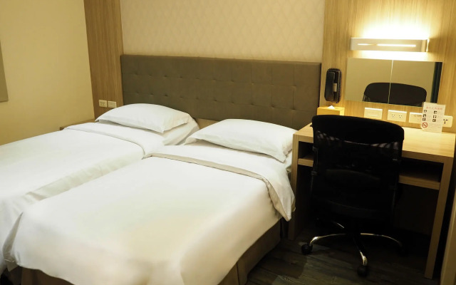 The Riverside Hotel International