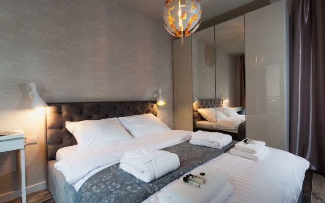 City of The Kings Piano Apartment